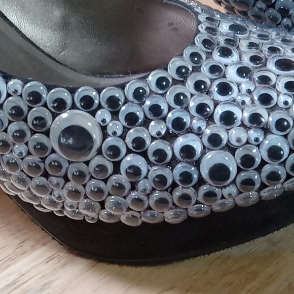 Mossino Shoes - Unique Redesigned Googly Eyes 5.5 Inch Women's Heels